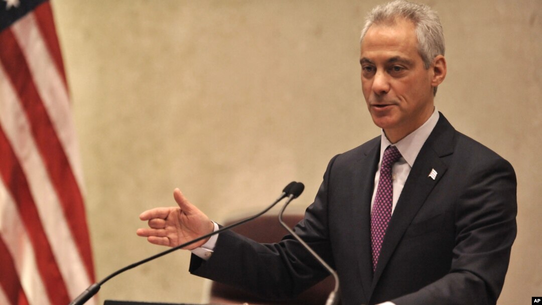 Walikota Chicago Rahm Emanuel meminta maaf atas penembakan brutal polisi hari Rabu (9/12).