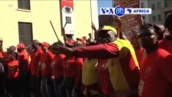 Manchetes Africanas 26 Abril: Marcha em Joanesburgo contra o pagamento mínimo de $1.60/hora