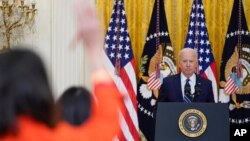 조 바이든 미국 대통령이 백악관에서 취임 후 첫 기자회견을 했다. 