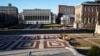 Kampus Universitas Columbia, Senin, 9 Maret 2020, di New York. US News and World Report telah menurunkan peringkat Universitas Columbia dari Best Colleges edisi 2022. (Foto: AP)