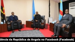 Ba présidents João Lourenço ya Angola (G), Paul Kagame ya Ruanda (C) na Felix Tshisekedi ya RDC, Luanda, 21 février 2020