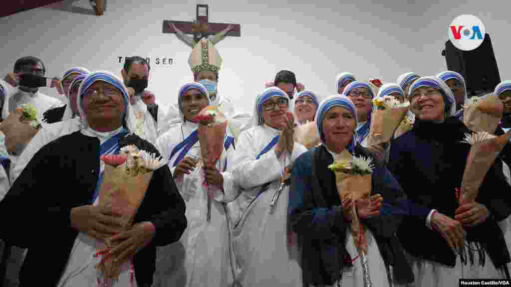 Las religiosas de la orden Madre Teresa de Calcuta en Costa Rica, tras ser expulsadas de Managua.&nbsp;Foto Houston Castillo, VOA.