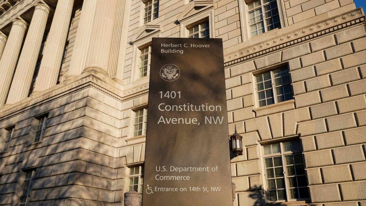 США ввели санкции против иранского самолета за полеты в Россию