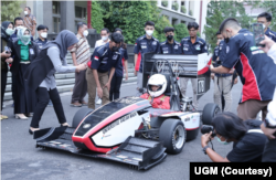 Tim Bimasakti UGM akan berlaga dalam Formula Student Netherland, 9-14 Juli 2022 di Belanda. Pendanaan yang cukup akan membantu mahasiswa melakukan riset, termasuk dalam teknologi mobil balap. (Foto: UGM)