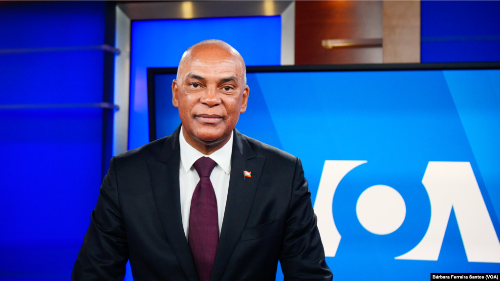 Adalberto Costa Júnior, presidente da UNITA, em entrevista nos estúdios da Voz da América em Washington, DC, no dia 22 de Junho de 2022.