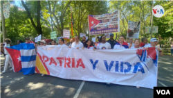 Cubanos en España conmemoraron el primer aniversario de las protestas del 11 de julio en Cuba, el domingo 10 de julio de 2022.