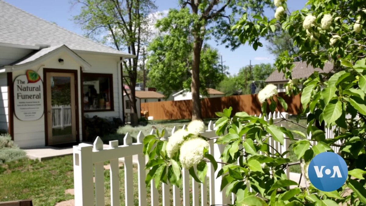 Funeral Alternative Turns Corpses to Garden Soil