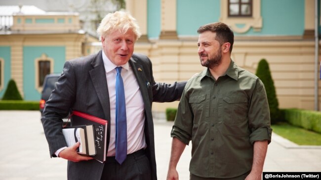 İngiltere Başbakanı Boris Johnson ve Ukrayna Cumhurbaşkanı Volodimir Zelenski. Kiev, 17 Haziran 2022.