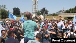 Protest radnika Fijata na autoputu