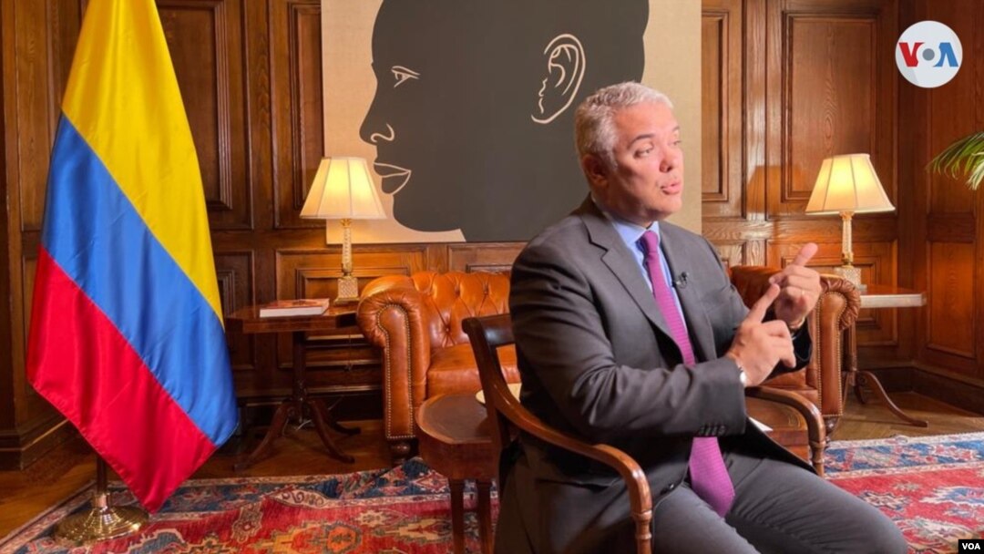 El presidente de Colombia, Iván Duque, en entrevista con la Voz de América, en Washington DC, el miércoles 15 de junio de 2022.