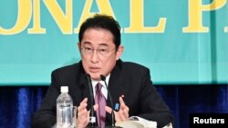 日本首相、自民黨總裁岸田文雄2022年6月21日參加朝野政黨黨首辯論會。