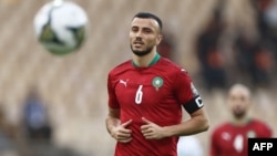 Romain Saiss lors du match de la CAN 2021 entre le Maroc et les Comores au Stade Ahmadou Ahidjo de Yaoundé, le 14 janvier 2022.