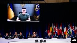 Zelenskyy ji rêberên NATO re dipeyîve (Hezîran 29, 2022)