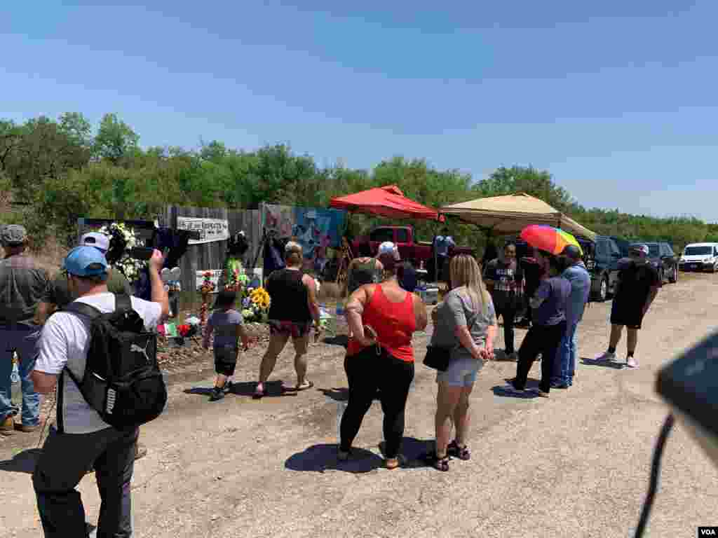 Según concluyeron las autoridades, los migrantes murieron debido a agotamiento por calor. En el trailer no había señales de ventilación, aire acondicionado o acceso a agua.