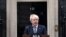 El primer ministro británico, Boris Johnson, hace una declaración en Downing Street en Londres, Gran Bretaña, el 7 de julio de 2022. REUTERS/Henry Nicholls