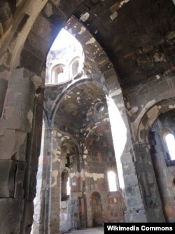 Katedral Talin di Aragatsotn, Armenia. (Wikimedia Commons/Arman musikyan)