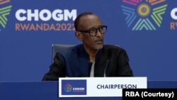 Prezida w'u Rwanda Paul Kagame mu kiganiro n'abamenyeshamakuru, asozera CHOGM ya 26 