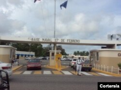 Base naval "27 de febrero", adonde fueron llevados en 2016 refugiados cubanos desde la Base Naval de Guantánamo camino a Australia. [Foto Ridel Brea].
