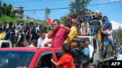 Una caravana de indígenas llega al sur de Quito, la capital de Ecuador, para unirse a una movilización nacional contra el gobierno ecuatoriano el 15 de junio de 2022. 