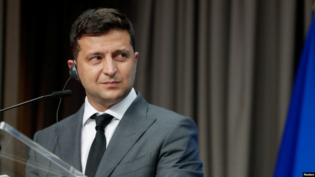 El presidente de Ucrania, Volodymyr Zelensky, da una conferencia de prensa al final de la Cumbre UE-Ucrania en el Consejo Europeo en Bruselas, Bélgica, el 6 de octubre de 2020.