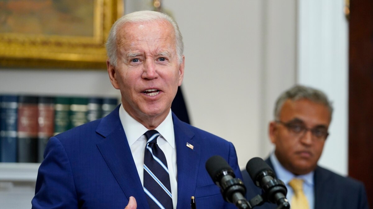 Presiden Biden Dukung Penangguhan Pajak BBM Federal