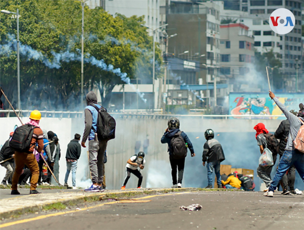 En el noveno día de protestas en Ecuador, continúan los bloqueos de vías y las manifestaciones.