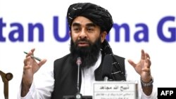 Juru bicara Taliban, Zabihullah Mujahid berbicara di Kabul, Afghanistan (foto: dok). 