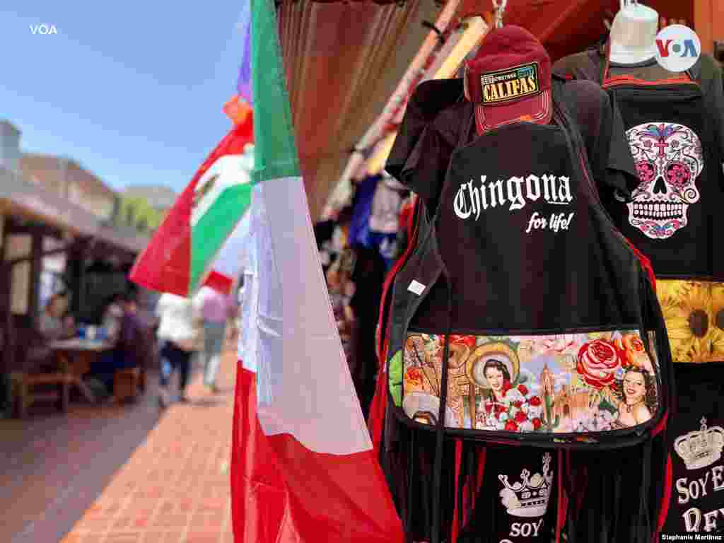 El domingo de Pascua de 1930, la calle Olvera, una de las más antiguas y más cortas de la ciudad, abrió sus puertas como mercado mexicano.