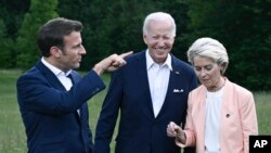 Le président Emmanuel Macron et son homologue américain, Joe Biden, lors du sommet du G7.