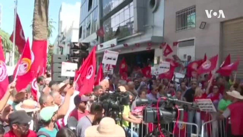 Une grève paralyse le secteur public en Tunisie