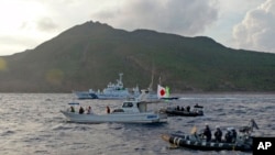 资料照：在尖阁列岛（钓鱼岛）海域的日本海岸警卫队船只