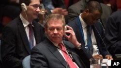 Arhiva - Zamenk ruskom ministra inostranih poslova za Genadij Gatilov sluša rezoluciju UN oja podržava uspostavljanje prekida vatre u Siriji, 26. februara 2016.