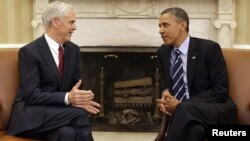 El presidente Barack Obama se reunió en la Casa Blanca con el secretario de Comercio saliente, John Bryson.