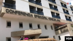 Imagen frontal del edificio que ocupa la Conferencia Episcopal Venezolana en Caracas, el 6 de julio de 2022. [Foto: VOA / Carolina Alcalde]