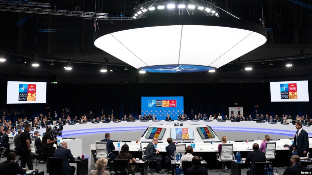 Para pemimpin NATO melangsungkan KTT dua hari di Madrid, Spanyol mulai hari Rabu (29/6). 
