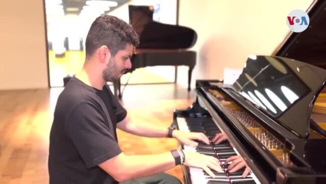 Un camino en pentagrama: pianista venezolano triunfa en la Gran Manzana