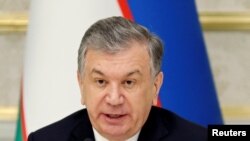 Presiden Uzbekistan Shavkat Mirziyoyev menghadiri konferensi pers bersama Presiden Kazakhstan Kassym-Jomart Tokayev di Tashkent, Uzbekistan, 15 April 2019. (Foto: Mukhtar Kholdorbekov/Reuters)