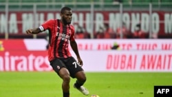 Le milieu de terrain ivoirien de l'AC Milan Franck Kessie lors de la demi-finale de la Coupe d'Italie contre l'Inter Milan, Milan le 1er mars 2022.