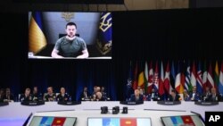 Владимир Зеленский обращается к лидерам на саммите НАТО в Мадриде, Испания, 29 июня 2022 года