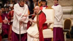 Le pape François devant 100.000 fidèles pour Pâques