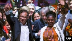 Le nouveau président colombien Gustavo Petro accompagné de sa vice-présidente Francia Marquez.