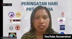 Karsiwen dari KABAR BUMI menjelaskan kondisi Pekerja Runah Tangga di Pertemuan Pekerja Migran Tingkat Dunia, saat menjadi narasumber diskusi daring " Peringatan Hari PRT Sedunia", Kamis (16/6). (Screenshot)