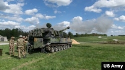 უკრაინელი არტილერისტები ამერიკული შეიარაღების M109 გამოყენების მიზნით, წვრთნას გერმანიაში გადიან. 