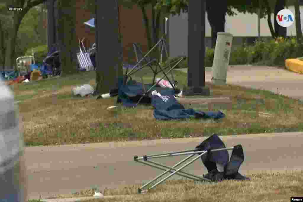 El diario Chicago Sun-Times reportó que de las personas que fueron trasladadas al Hospital Highland Park y al Hospital Evanston. La &quot;gran mayoría&quot; tuvo que recibir tratamiento por heridas de bala.