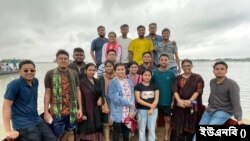 ভ্রমণে গিয়ে আটকা পড়া ২১ শিক্ষার্থী