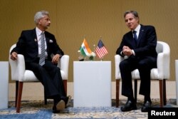 دیدار آنتونی بلینکن و سوبراهمانیام جایشانکار، وزیران خارجه آمریکا و هند، در حاشیه نشست گروه ٢٠ در بالی، اندونزی. ٨ ژوئیه ٢٠٢٢
