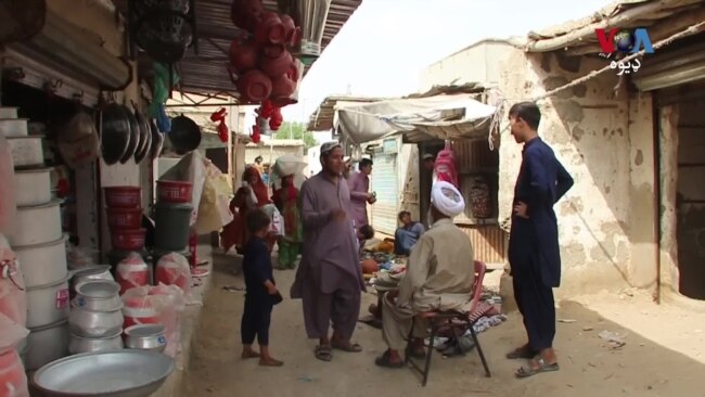 کراچۍ کې مېشت افغان کډوال وایي له لسیزو پاکستان کې اوسېږي خو د پردیتوب احساس کوي