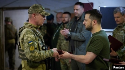 Zelenskyy Visits Soldiers on Southern Front Line While Heaviest Fighting  Rages in Eastern Donbas