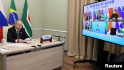 俄罗斯总统弗拉基米尔·普京于 2022 年 6 月 23 日在俄罗斯莫斯科地区通过视频链接以虚拟形式参加第 14 届金砖国家峰会（人造卫星/米哈伊尔·梅策尔/克里姆林宫通过路透社）