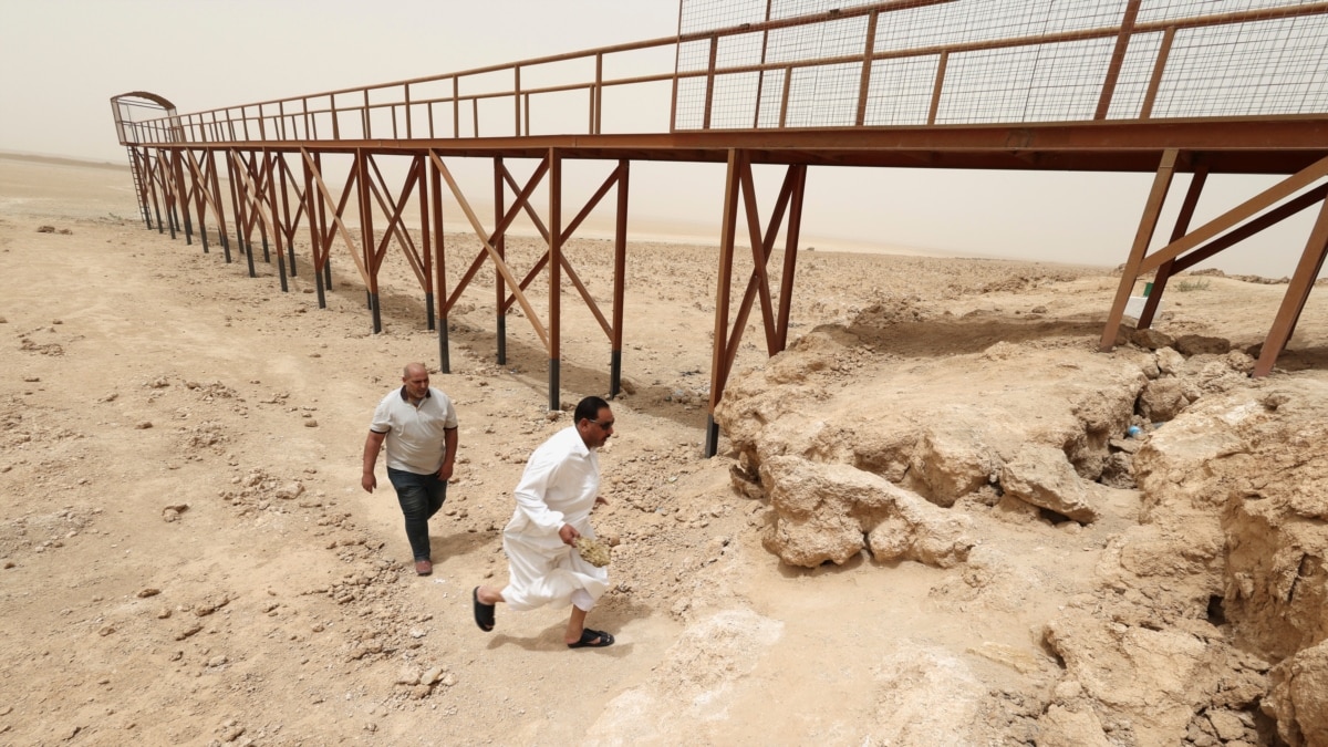 Iraq’s Lake Sawa Dries Up Signaling Water Shortage